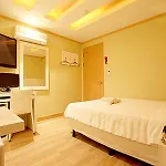 Sinyoung Motel